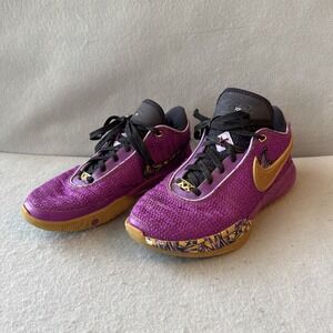 Lebron XX SE‎ (GS) Size 6.5Y Vivid Purple/Metallic Gold FD0207-500